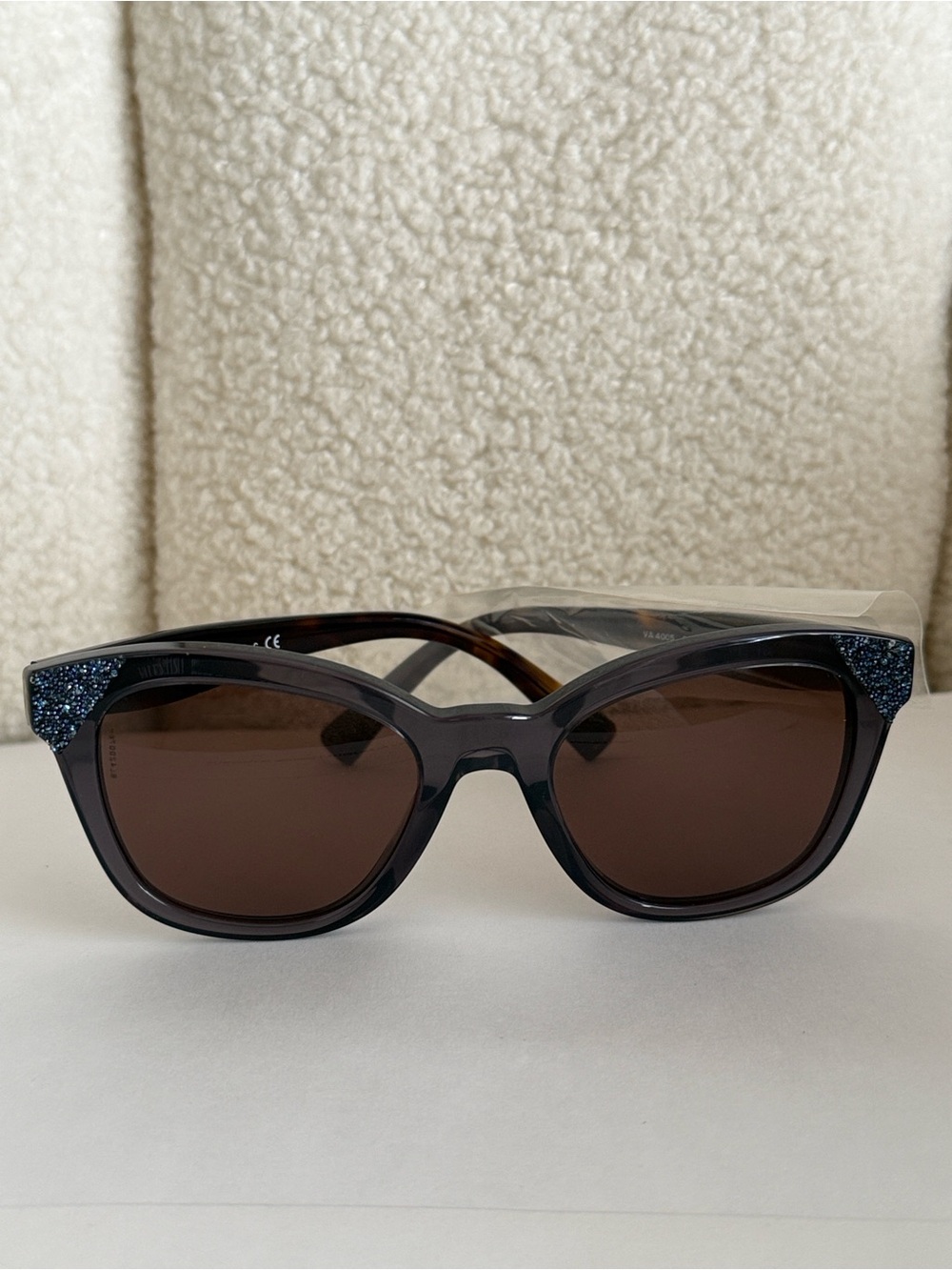 Glitter Accent Cat-Eye Sunglasses in Dark Gray